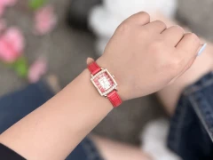 ساعت لوسی*
