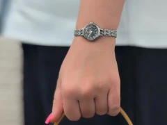ساعت نیوشا*