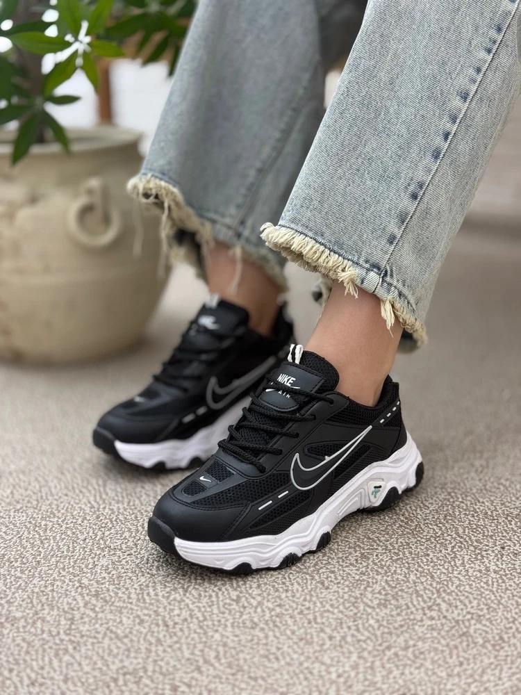 کتونی adidas